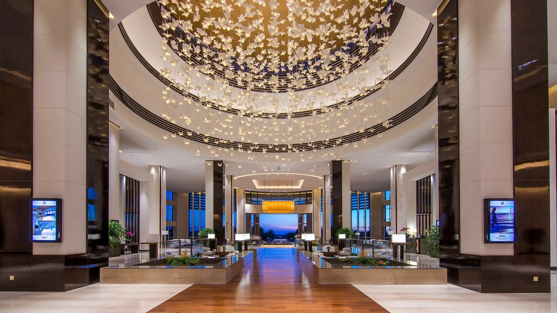 Resort Thousand Cranes Sanya Yazhou Bay Int'L Exchange Centre,Curio By Hilton