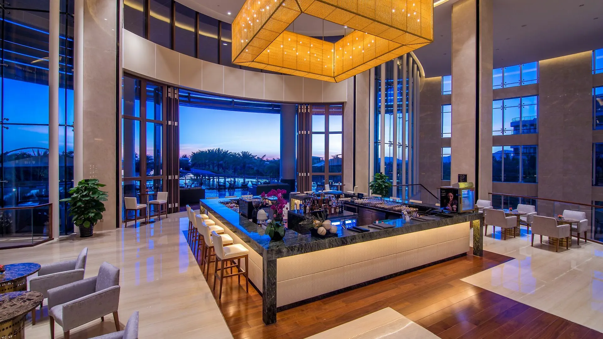 Thousand Cranes Sanya Yazhou Bay Int'L Exchange Centre,Curio By Hilton